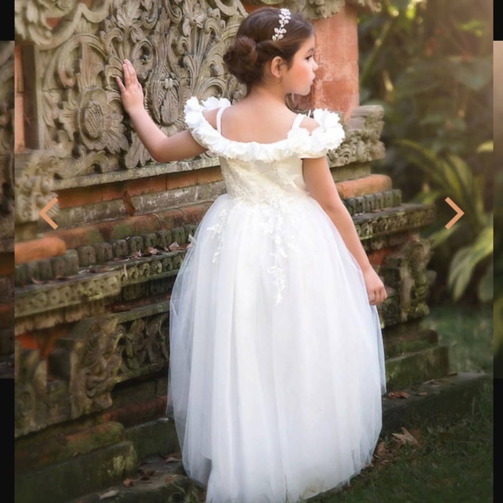 New W/Tag - Trish Scully White Bella Gown- Size 12